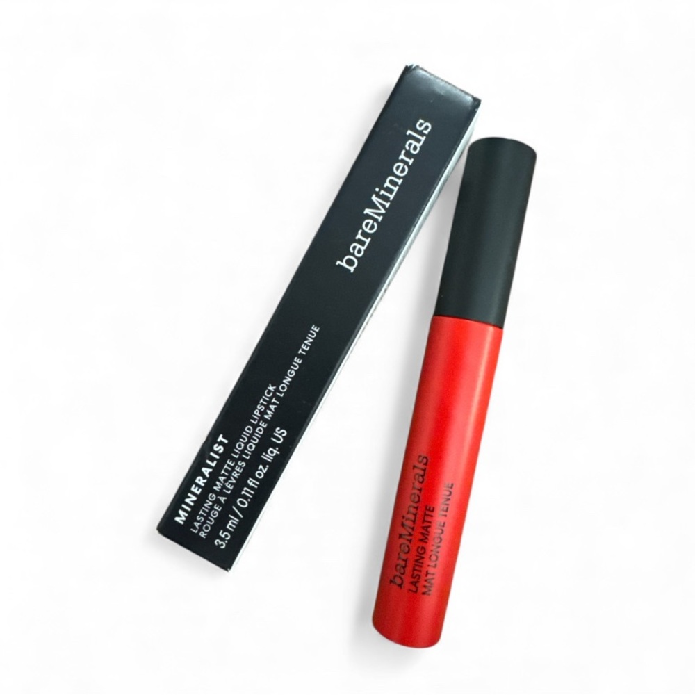 bareMinerals Mineralist Lasting Matte Liquid Lipstick “Daring” NIB(see box)